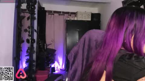 Snapshot of badkatyuska chatting on March 21, 2026, 10:35 pm Please help me to reach 100 thumbs up online show from March 21, 2026, 10:35 pm