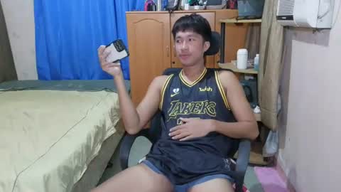 Snapshot of baggage00 chatting on July 6, 2026, 7:49 pm baggage00 online show from July 6, 2026, 7:49 pm