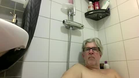 baggelina75 online show from April 19, 2026, 4:50 pm