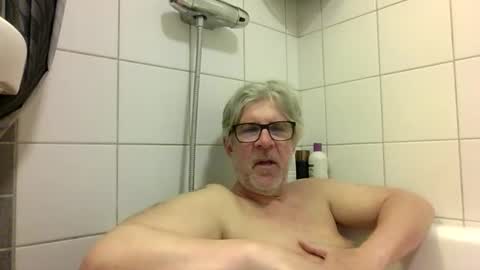 Snapshot of baggelina75 chatting on April 23, 2026, 8:00 pm baggelina75 online show from April 23, 2026, 8:00 pm