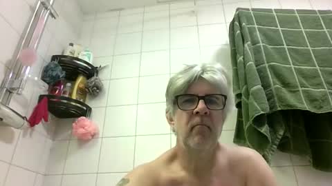 Snapshot of baggelina75 chatting on May 3, 2026, 11:16 am baggelina75 online show from May 3, 2026, 11:16 am