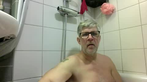Snapshot of baggelina75 chatting on May 6, 2026, 6:57 pm baggelina75 online show from May 6, 2026, 6:57 pm