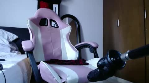 sandra online show from October 6, 2025, 2:25 pm