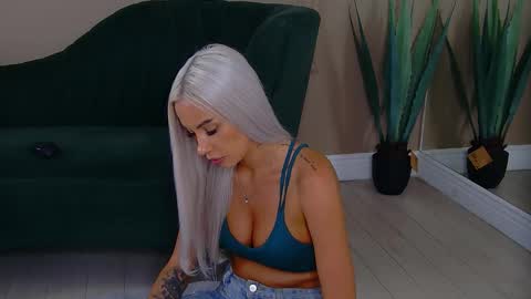 bailey_rush online show from September 11, 2025, 1:11 pm