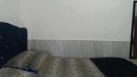 valentina online show from March 12, 2025, 5:13 am