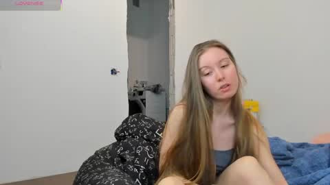 Kira online show from April 13, 2026, 6:02 pm