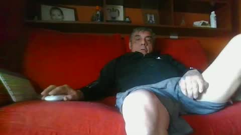 Snapshot of bambino6060 chatting on June 19, 2026, 7:17 pm bambino6060 online show from June 19, 2026, 7:17 pm