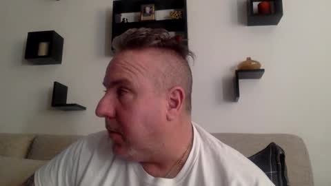 banana5289 online show from March 3, 2025, 8:32 pm