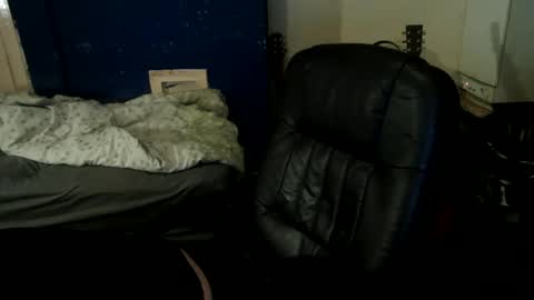 bangintoleather online show from April 20, 2026, 1:08 am