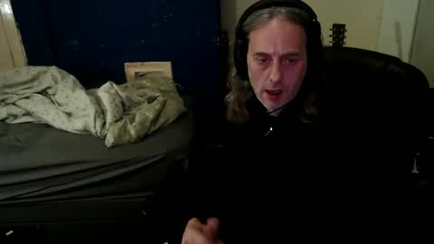 Snapshot of bangintoleather chatting on April 25, 2026, 2:58 am bangintoleather online show from April 25, 2026, 2:58 am