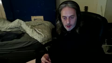 Snapshot of bangintoleather chatting on April 30, 2026, 2:18 am bangintoleather online show from April 30, 2026, 2:18 am