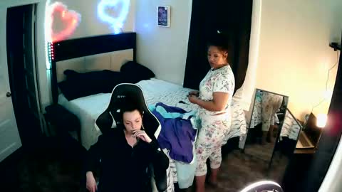 bankrollbarbies444 online show from April 6, 2026, 4:43 am