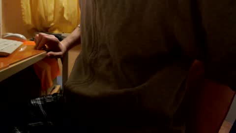       online show from February 26, 2025, 11:15 pm