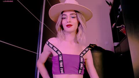 Barbara Blossom online show from December 17, 2024, 12:00 pm