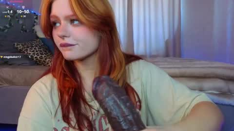 Snapshot of barbara_dunnn chatting on May 4, 2026, 9:49 am barbara_dunnn online show from May 4, 2026, 9:49 am