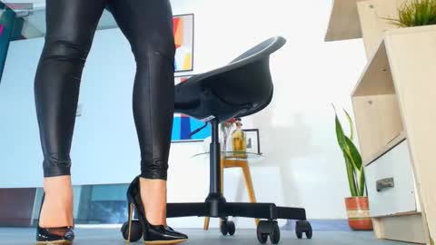 Barbara online show from November 15, 2025, 12:13 pm