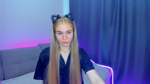 Snapshot of barbarachic chatting on June 27, 2026, 12:10 pm BarbaraChic online show from June 27, 2026, 12:10 pm