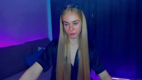 Snapshot of barbarachic chatting on July 16, 2026, 2:23 pm BarbaraChic online show from July 16, 2026, 2:23 pm