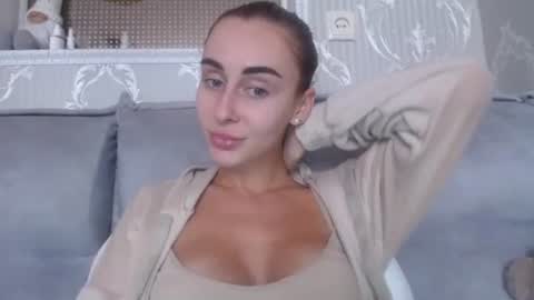 Kate online show from September 22, 2025, 9:11 am