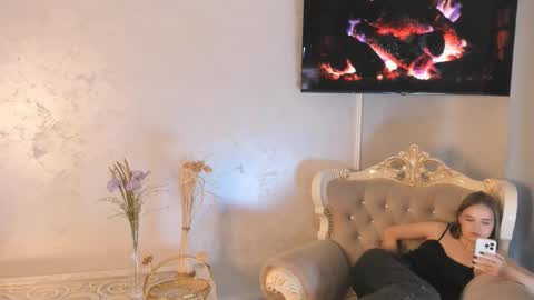 Eva online show from March 10, 2025, 6:34 pm