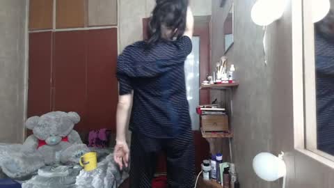 Snapshot of barbie_rococo chatting on April 29, 2026, 6:03 pm barbie_rococo online show from April 29, 2026, 6:03 pm