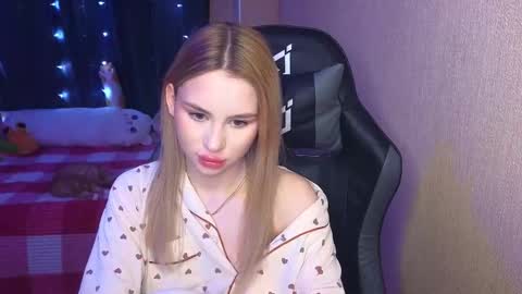 Eva online show from February 20, 2025, 8:03 pm