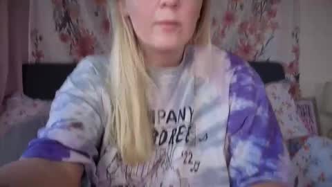 barbiegirl966 online show from October 13, 2025, 8:36 am