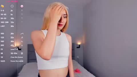 Mia online show from June 27, 2026, 2:12 pm