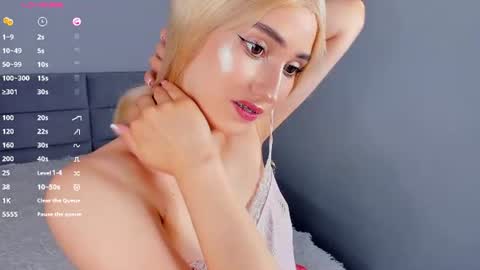 Mia online show from June 30, 2026, 2:29 pm