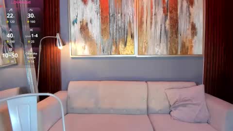 Luna online show from December 18, 2025, 7:42 pm