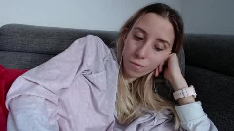 Lena online show from April 23, 2026, 9:41 am