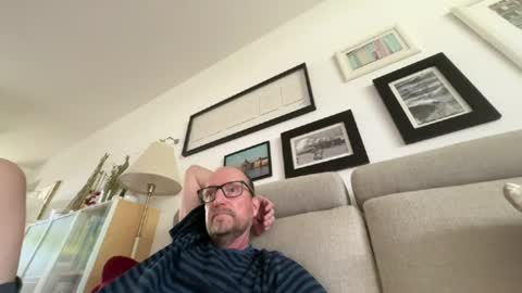 Snapshot of basher69fetish chatting on August 8, 2026, 9:33 am basher69fetish online show from August 8, 2026, 9:33 am
