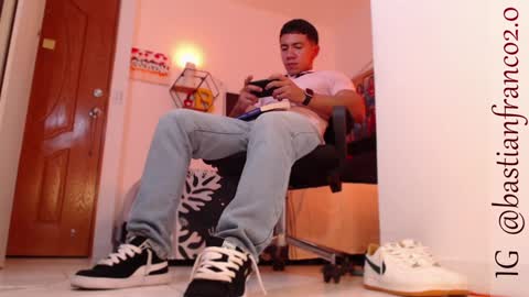 Bastian Independent Model online show from December 2, 2024, 4:09 am