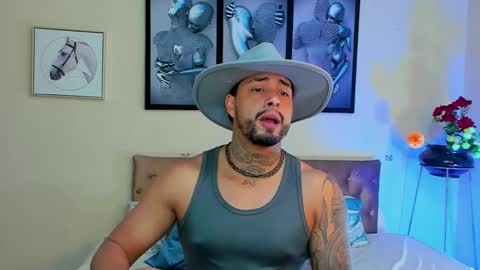 Snapshot of bastian_jones1 chatting on January 20, 2025, 12:04 am bastian_jones1 online show from January 20, 2025, 12:04 am