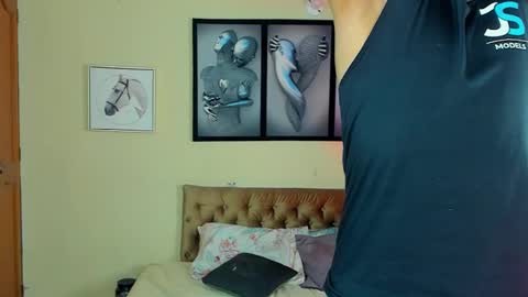 Snapshot of bastian_jones1 chatting on January 22, 2025, 7:03 am bastian_jones1 online show from January 22, 2025, 7:03 am