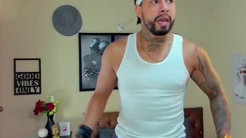 Snapshot of bastian_jones1 chatting on February 25, 2025, 7:03 pm bastian_jones1 online show from February 25, 2025, 7:03 pm