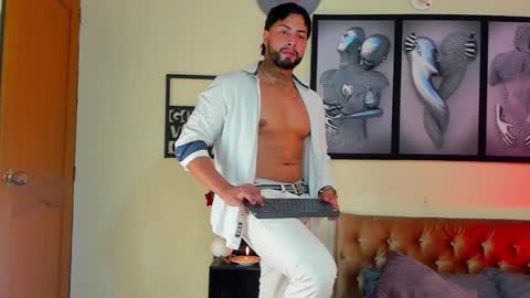 Snapshot of bastian_jones1 chatting on February 27, 2025, 5:24 am bastian_jones1 online show from February 27, 2025, 5:24 am