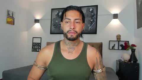 Snapshot of bastian_jones1 chatting on September 14, 2025, 8:13 am bastian_jones1 online show from September 14, 2025, 8:13 am