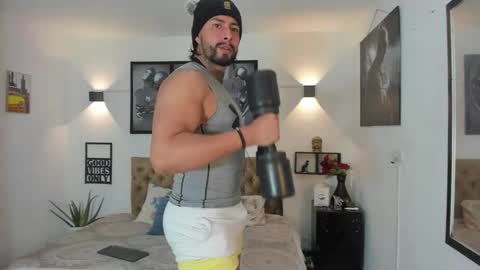 Snapshot of bastian_jones1 chatting on November 7, 2025, 5:35 pm bastian_jones1 online show from November 7, 2025, 5:35 pm