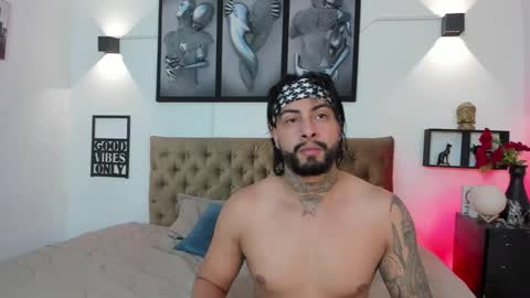 Snapshot of bastian_jones1 chatting on December 16, 2025, 6:07 am bastian_jones1 online show from December 16, 2025, 6:07 am