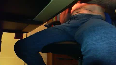 BateBro13 online show from October 18, 2025, 2:29 pm