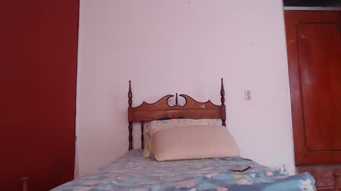 bayonette_black online show from September 24, 2025, 12:08 pm