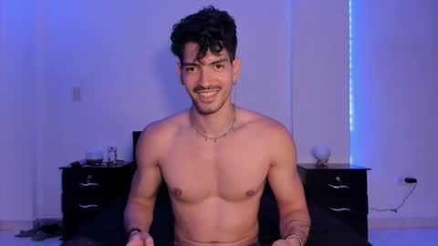 Valentino online show from December 20, 2024, 9:50 pm