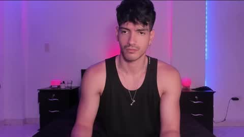 Valentino online show from February 9, 2025, 9:06 pm