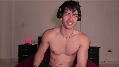 Valentino online show from March 9, 2025, 9:03 pm