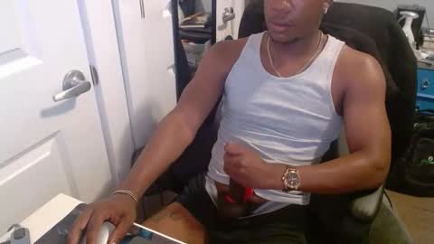 Snapshot of bbc_elrey chatting on May 20, 2026, 9:43 pm Racks online show from May 20, 2026, 9:43 pm