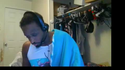 rocker n queen online show from January 7, 2025, 6:24 pm