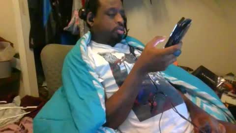 rocker n queen online show from February 13, 2025, 9:17 pm