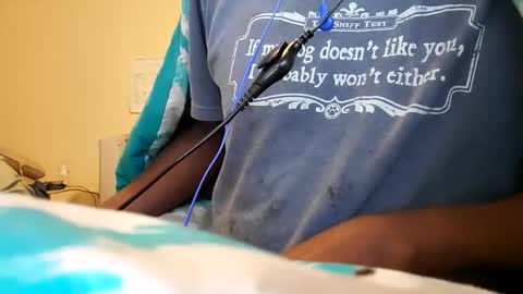 rocker n queen online show from March 4, 2025, 7:54 pm