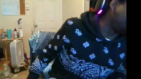 rocker n queen online show from February 3, 2026, 8:58 pm